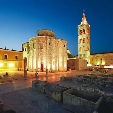 Chiara 2 *