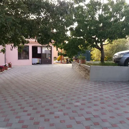 Apartman Chiara 2 *